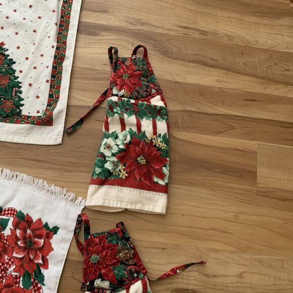 Christmas Kitchen Towel Set Lot 8 Piece Poinsettias Tree Holiday - Picture 4 of 7